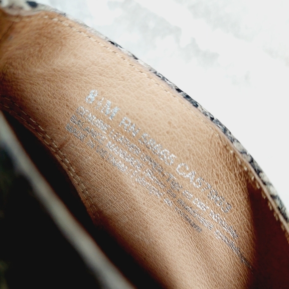 Halogen Rowen Snakeskin Print Peep Toe V Cut Slip On Ankle Bootie D233 - Picture 12 of 13